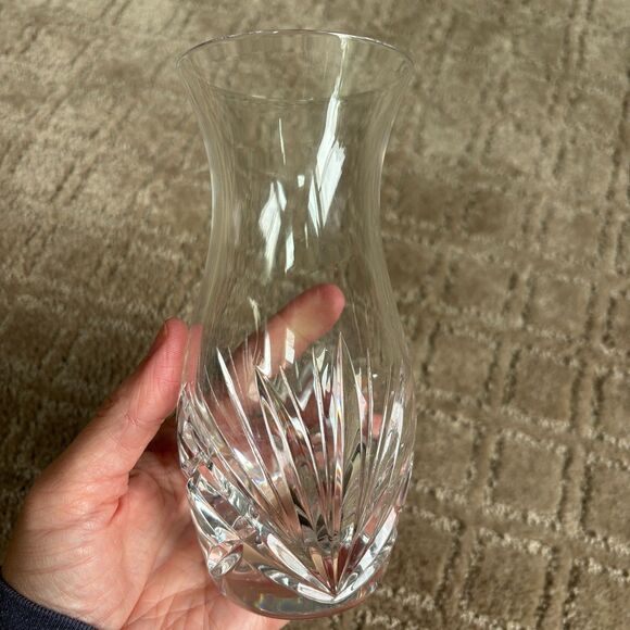 Wedgwood Majesty Pattern 7in Tall Clear Crystal Cut Floral Flower Bud Vase - Picture 3 of 8